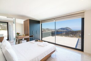 Soundproofing, iron/ironing board, free WiFi