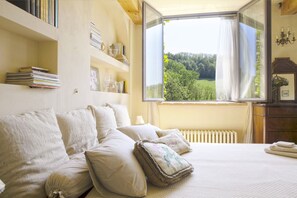 7 dormitorios, tabla de planchar con plancha, wifi y ropa de cama