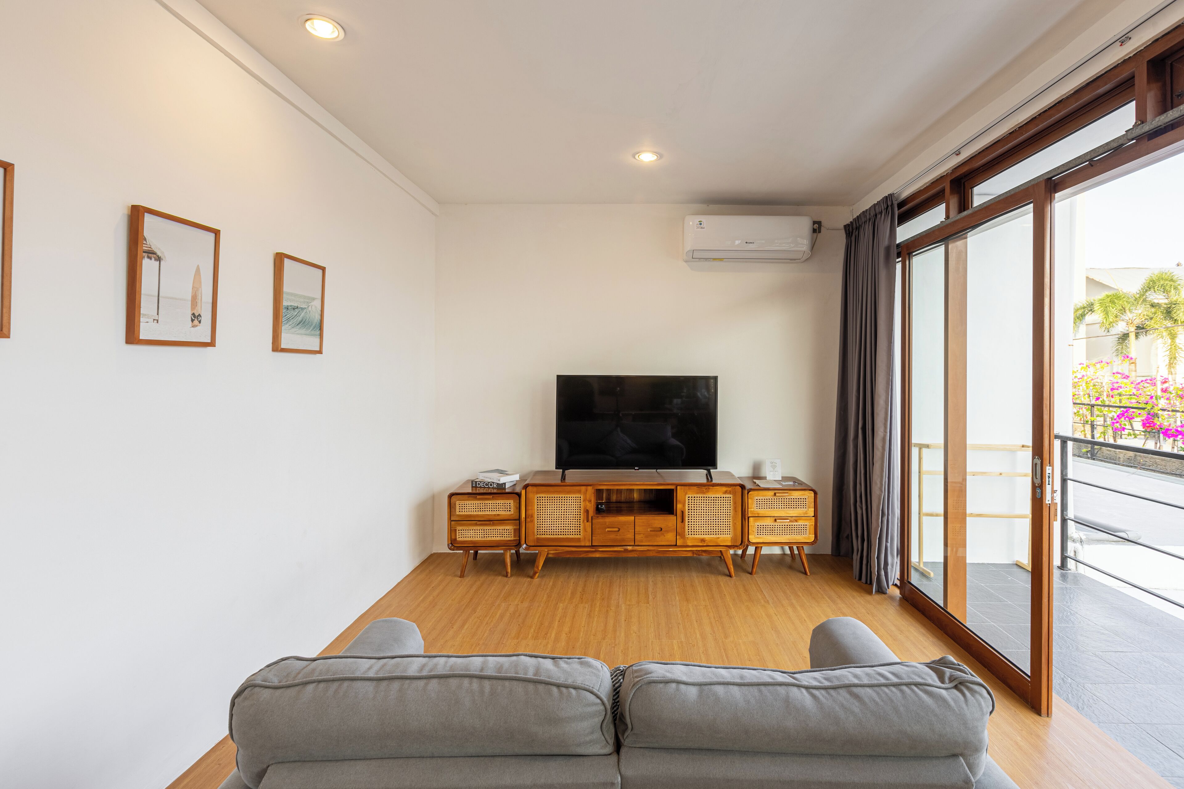 Apartemen Premium, 1 Tempat Tidur King, balkon, pemandangan kebun | Area keluarga