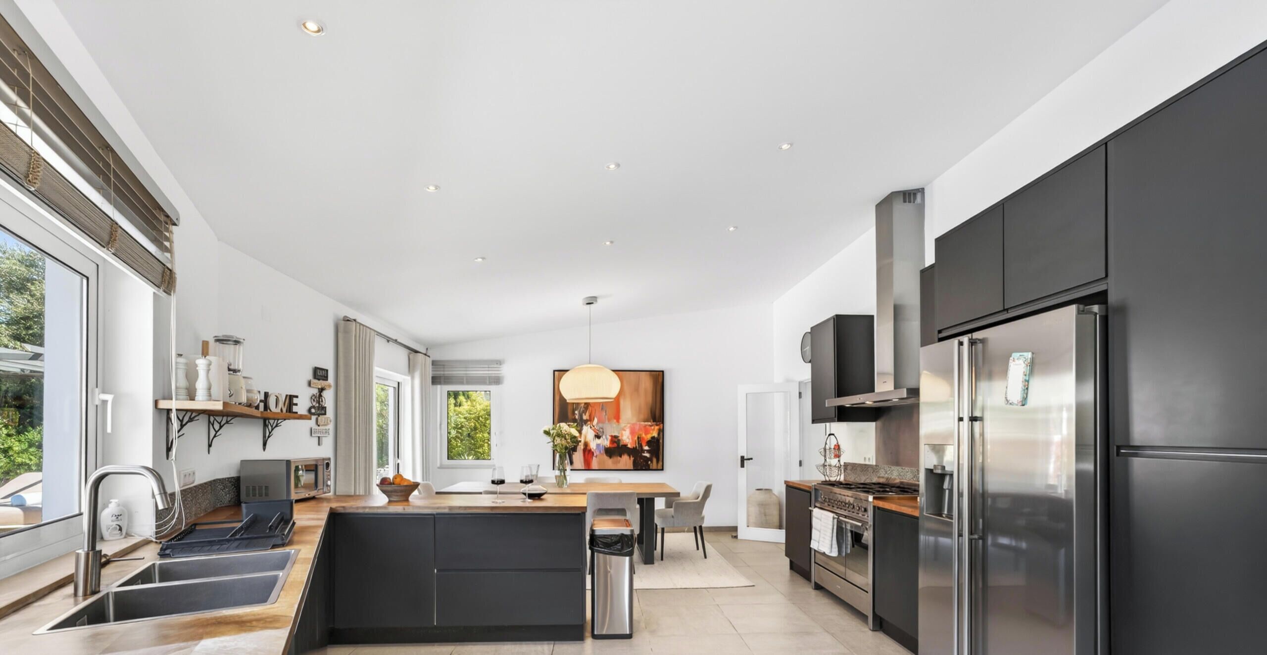 Kühlschrank, Mikrowelle, Ofen, Geschirrspüler