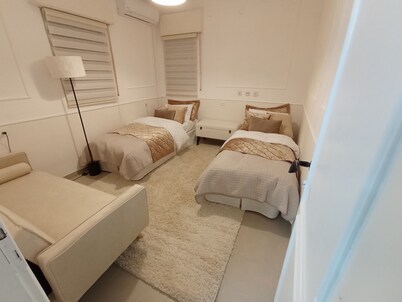 1-bedroom, AC, Wifi, 10 minutes from Rashbi, 3 minutes from Safed Old City