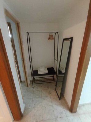 Interior - 1-bedroom, AC, Wifi, 10 minutes from Rashbi, 3 minutes from Safed Old City (Safed)