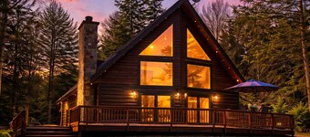 Lakefront Lodge near Pictured Rocks – Peaceful, with Kayaks and Pizza Ovens