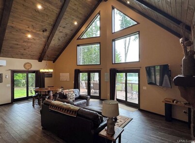 Waterfront 3BR Lodge on Corner Lake – Peaceful, Private, Perfect