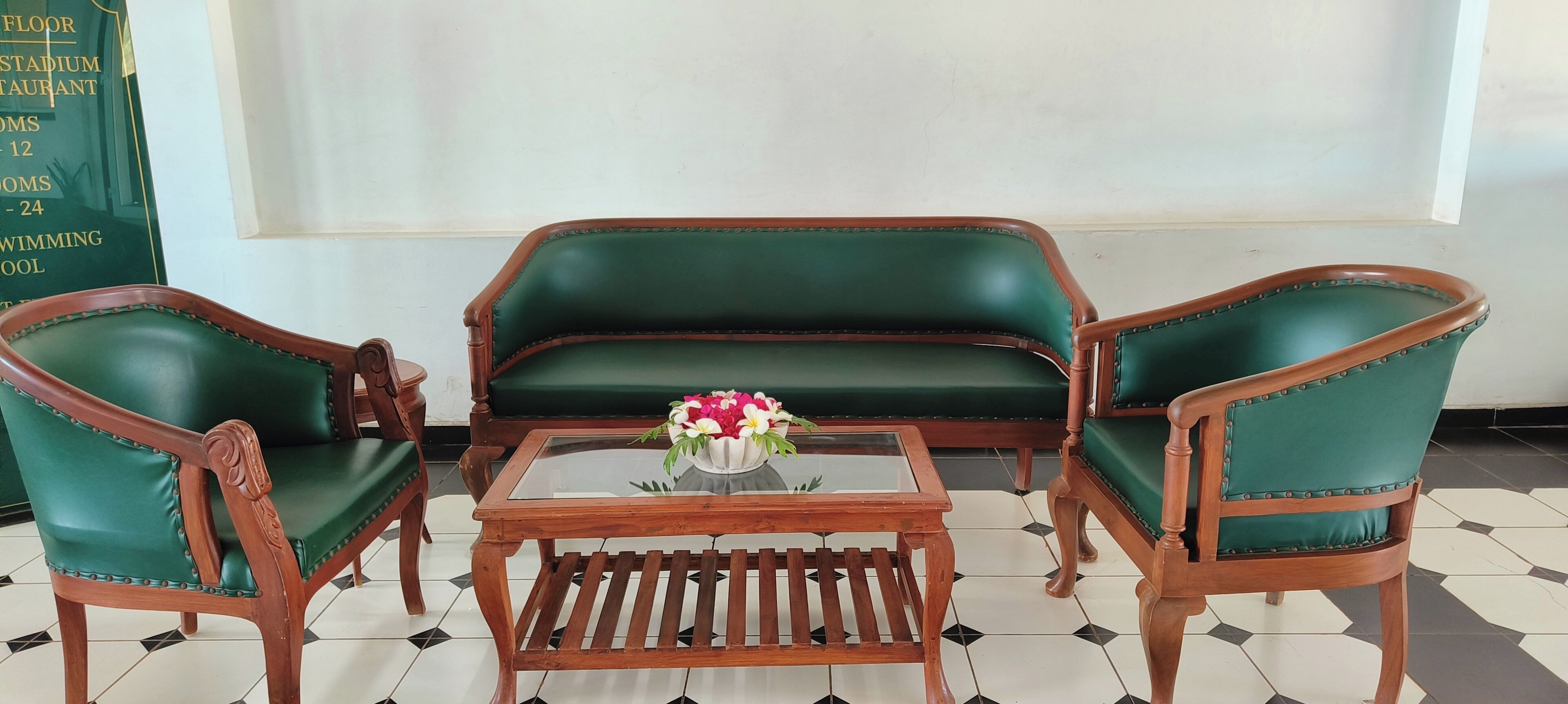 Coin salon dans le hall