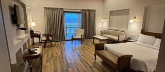 Royal gold feildd club resorts