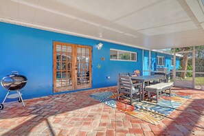 Apartamento, 3 quartos, vista para o jardim | Opções para refeição ao ar livre