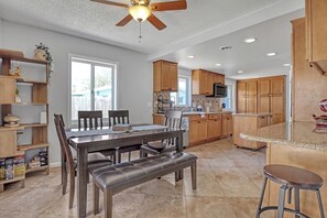 Dining - Vibrant Coastal Cottage with Pool (Indian Harbour Beach)