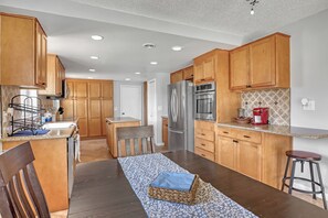 Apartamento, 3 quartos, vista para o jardim | Cozinha privada