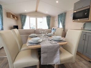 Dining - Poppy Lodge (Morecambe)