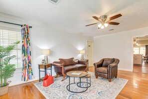 Interior - 2 Mi to Texas Medical Center: Houston Home (Houston)