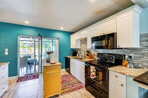 House (3 Bedrooms) | Interior - Pet Friendly! Sunny Getaway 3 Mi to Barefoot Beach (Bonita Springs)