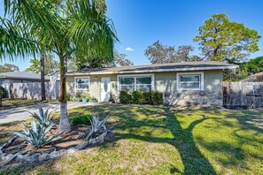 House (3 Bedrooms) | Interior - 3 Mi to Barefoot Beach! Haven w/ Pet-friendly Yard (Bonita Springs)