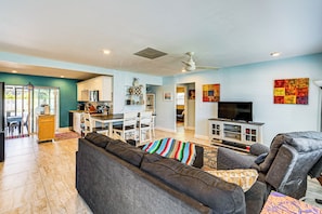 Interior - Pet Friendly! Sunny Getaway 3 Mi to Barefoot Beach (Bonita Springs)