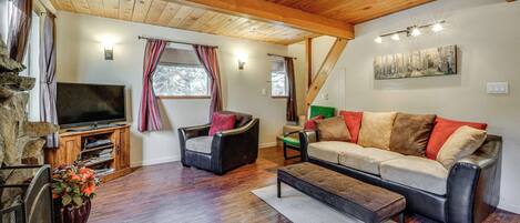 House (3 Bedrooms) | Front of property