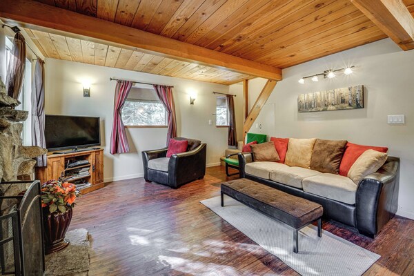 Near Slopes, Donner Lake & Trails! Woodsy Retreat - California