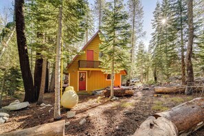 Interior - Near Slopes, Donner Lake & Trails! Woodsy Retreat (Truckee)