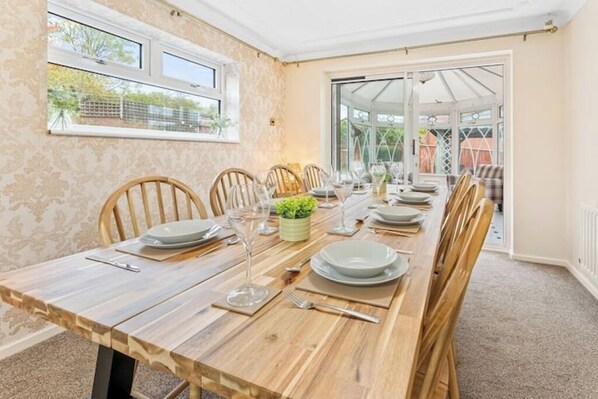 Dining - Lovely 5-Bedroom Retreat | Spacious Living • Huge Kitchen • Private Parking (Newcastle)