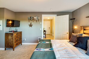 Apartment (2 Bedrooms) | Interior - Beach Access & Community Perks! Westport Hideaway (Westport)