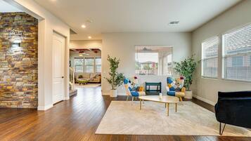 House (4 Bedrooms) | Interior