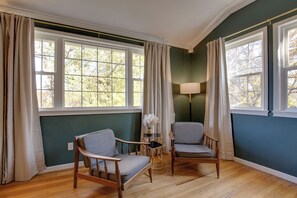 Interior - 2 Mi to Downtown: 4BR Country Home Near K-state (Manhattan)