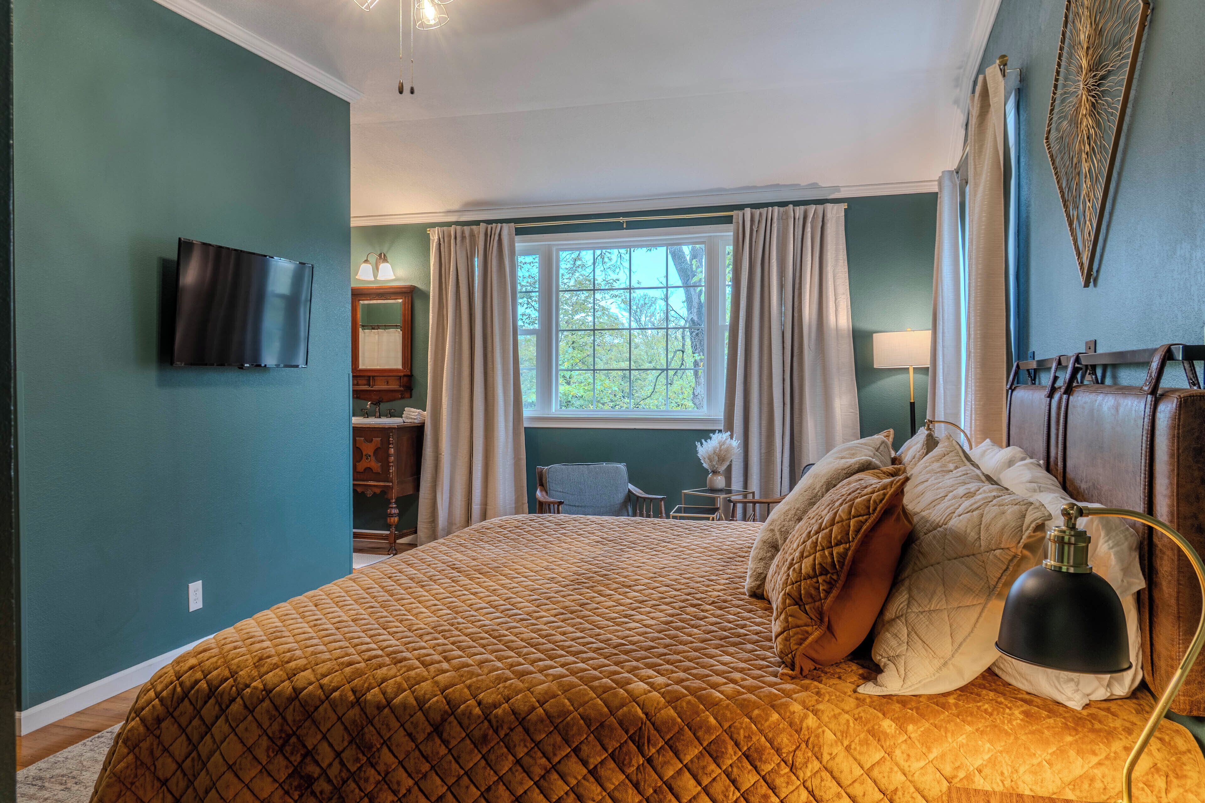 House (4 Bedrooms) | Interior