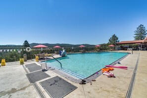 House (3 Bedrooms) | Interior - Game Room + Bar: Wooded Pine Mountain Lake Retreat (Groveland)