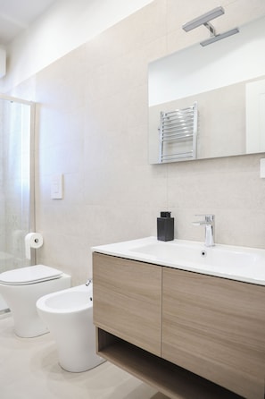 Bathroom - Suite Ottieri 62 (Naples)