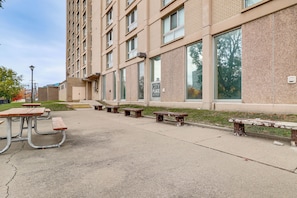 Apartment (0 Bedroom) | Interior - 2 Mi to DMC & Children's Hospital: Modern Studio (Detroit)