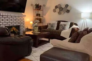 Interior - Home 8 Mi to Dtwn Riverside: Families Welcome! (Moreno Valley)