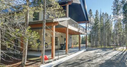 Gateway to Yellowstone! Modern Island Park Cabin