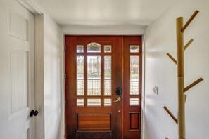 Apartment (2 Bedrooms) | Interior - Walk to Athens Riverfront Park! Modern-retro Apt (Athens)