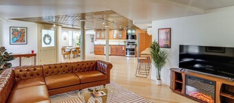 Walk to Athens Riverfront Park! Modern-retro Apt