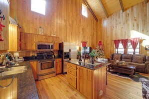 Interior - < 1 Mi to Linville Falls: Family Gem w/ Game Room! (Marion)