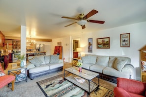 Apartment (2 Bedrooms) | Interior - Stay By the Blue Ridge Parkway! Cozy Mtn Condo (Fancy Gap)