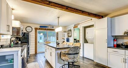 Ride-in/ride-out Getaway < 1 Mi to Lake Arbutus