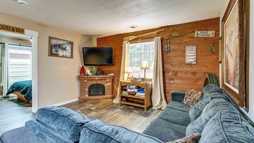 4 bedrooms, bed sheets