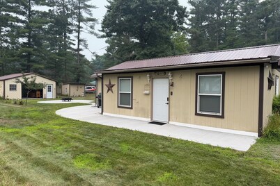 Merrillan Retreat: Fireplace & Snowmobile Trails