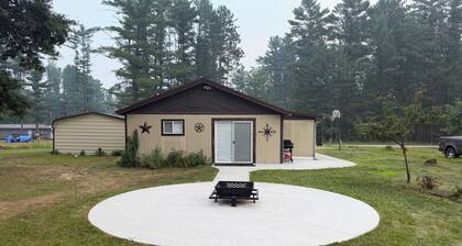 Merrillan Retreat: Fireplace & Snowmobile Trails