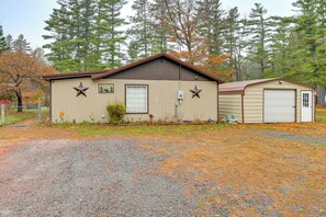 Interior - Ride-in/ride-out Getaway < 1 Mi to Lake Arbutus (Merrillan)