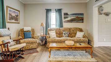 House (2 Bedrooms) | Bahagian dalam