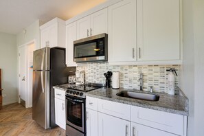 Apartment (0 Bedroom) | Bahagian dalam