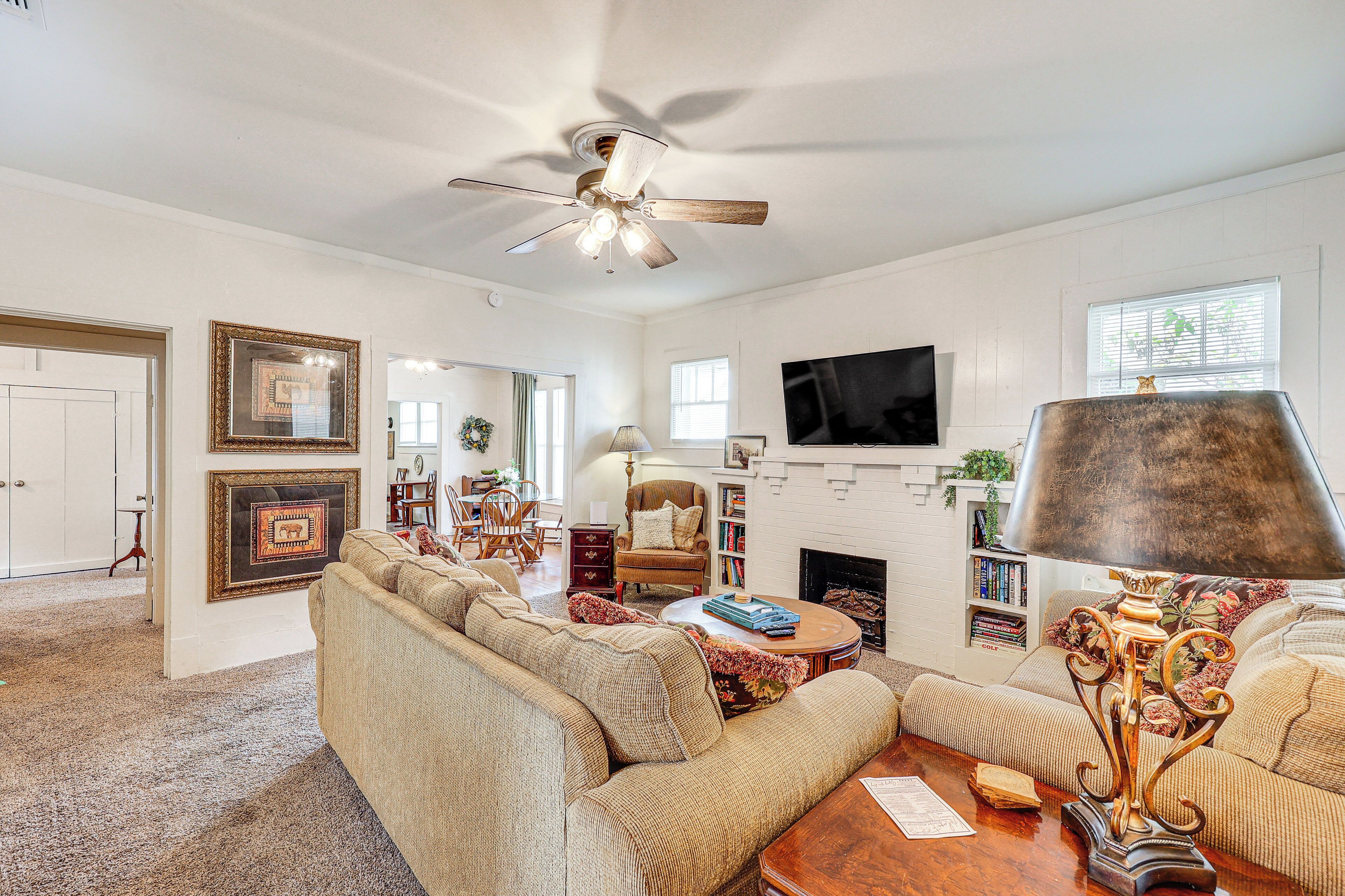 House (3 Bedrooms) | Interior