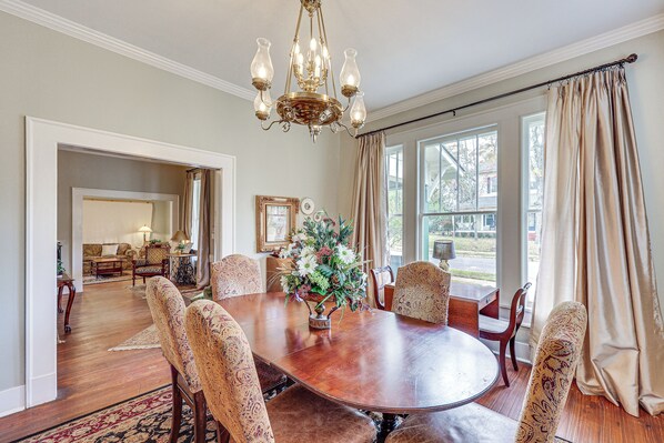 House (4 Bedrooms) | Interior - Great for Gatherings! Gem < 1 Mi to Dtwn Texarkana (Texarkana)