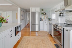 Interior - Escape to Cape Ann Steps to Beach & Pier! (Gloucester)