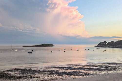 Escape to Cape Ann Steps to Beach & Pier!