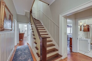 Interior - Walk to Dtwn Texarkana: Central Historic Home (Texarkana)