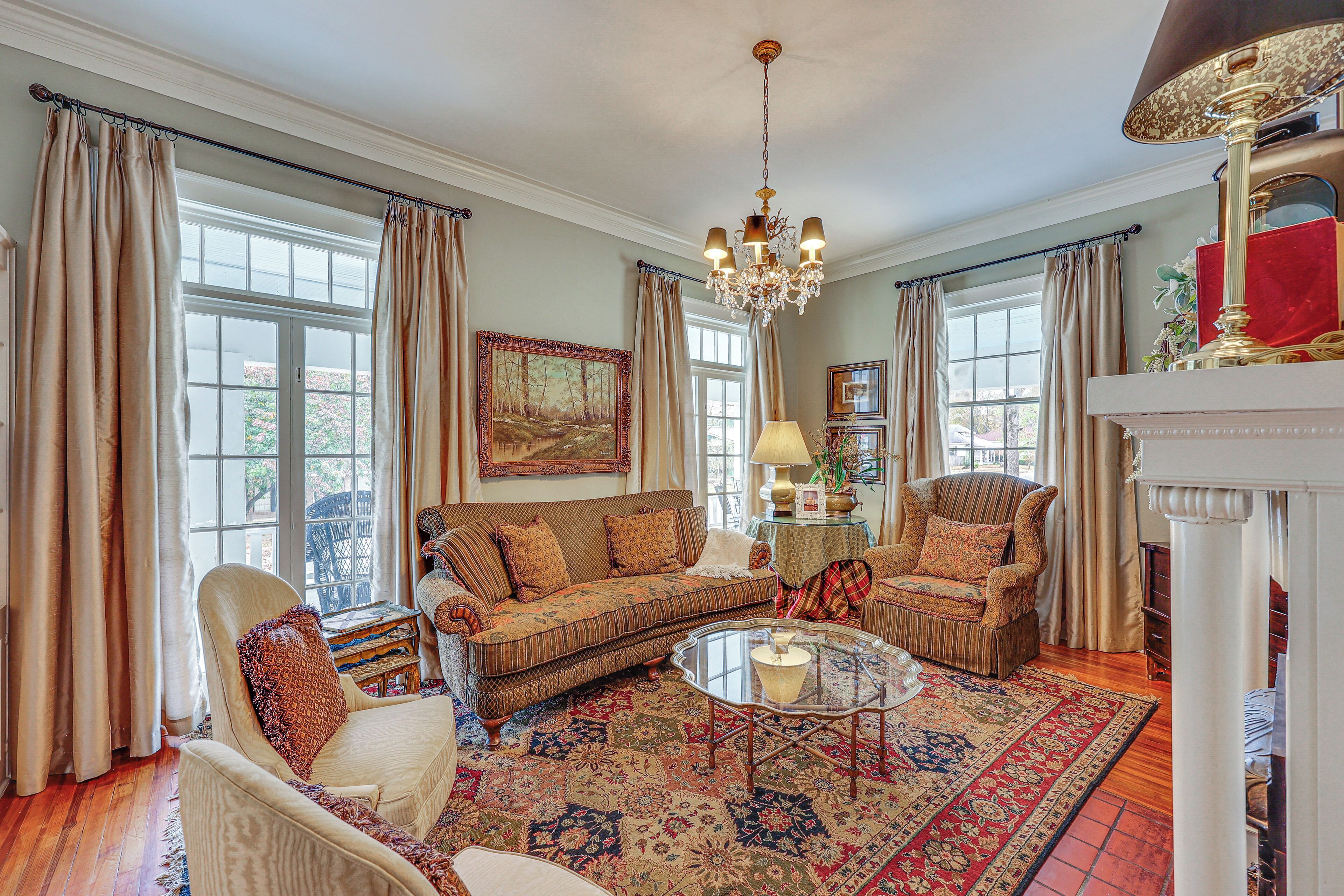 House (5 Bedrooms) | Interior