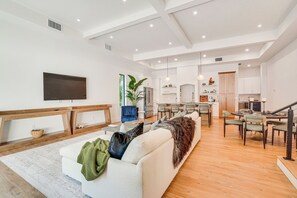 Ev (4 Bedrooms) | İç mekân