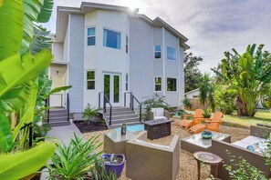 Interior - 3,200-sq-ft Hideaway 5 Mi to Downtown Sarasota! (Sarasota)